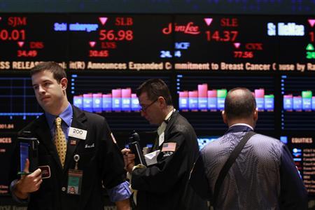 Chứng khoán Âu-Mỹ đỏ sàn vì giá dầu giảm