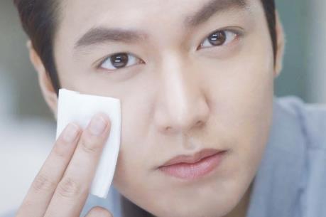 Phái mạnh Hàn Quốc vô địch thế giới về tiêu thụ mỹ phẩm    