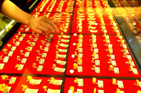 Giá vàng thế giới tăng cao sau tuyên bố giữ nguyên lãi suất của Fed