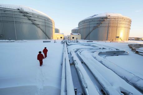 Giá dầu thế giới ngày 27/1 tiếp tục đi lên