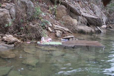 Vụ tai nạn lật thuyền ở Hà Tĩnh: Đã tìm thấy thi thể người mẹ