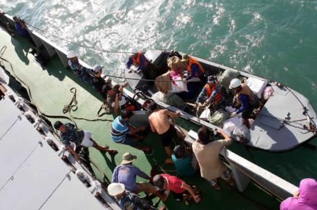  Mang Tết đến với bộ đội Nhà giàn DK1