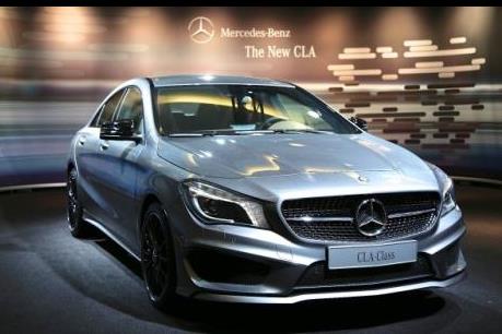 Mercedes-Benz “phất” lớn năm 2015