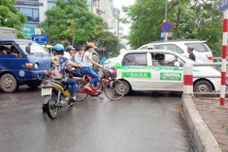 Thi công xuyên Tết các công trình giao thông trọng điểm của Thủ đô