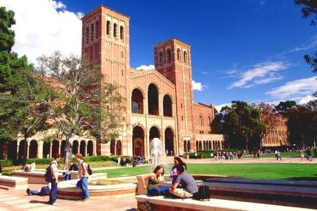 Xóa nợ học phí đại học - bài toán khó với giới chức Mỹ