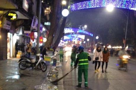 Những người đón giao thừa lặng lẽ