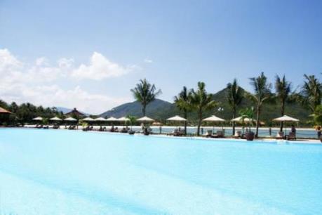 Tàu du lịch biển quốc tế Volendam “xông  đất” Nha Trang ngày mùng 1 Tết