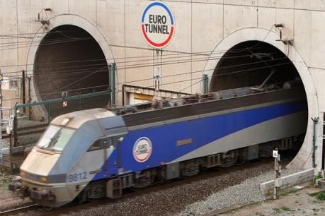 Nếu Anh rời khỏi EU: Hàng nghìn người tị nạn có thể vượt đường ngầm Channel 