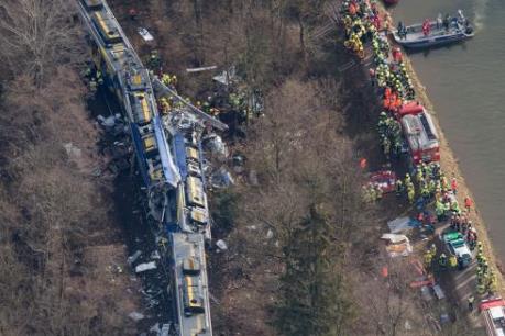 Kết luận sơ bộ về vụ hai tàu điện đâm trực diện tại Đức