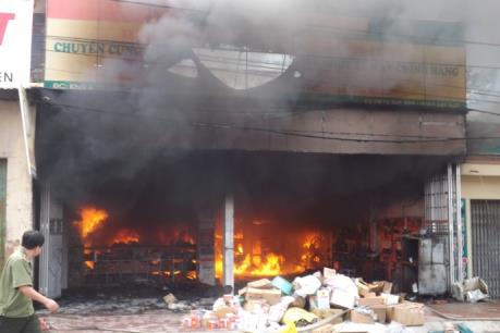 Cháy lớn giữa trưa mùng 5 Tết thiệt hại gần 2 tỷ đồng