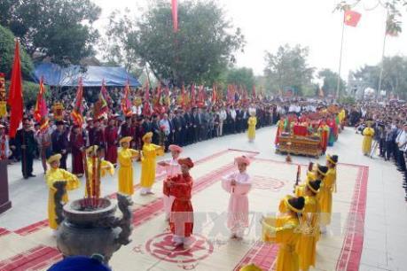 Khai hội Đền Mẫu Âu Cơ xuân Bính Thân 2016