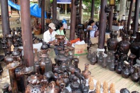 Trưng bày, đấu giá gần 1.000 cổ vật quý tại Nam Định