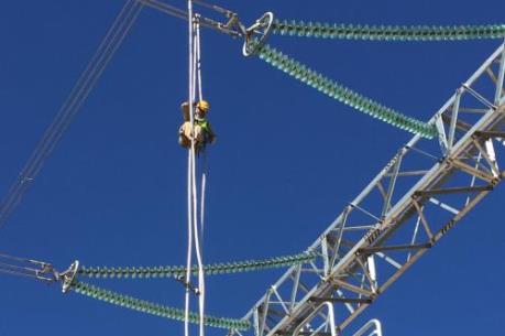 Đầu tư hệ thống truyền tải điện đồng bộ 