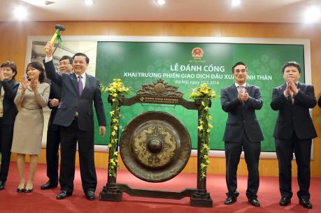 Khai trương phiên giao dịch chứng khoán đầu năm 2016