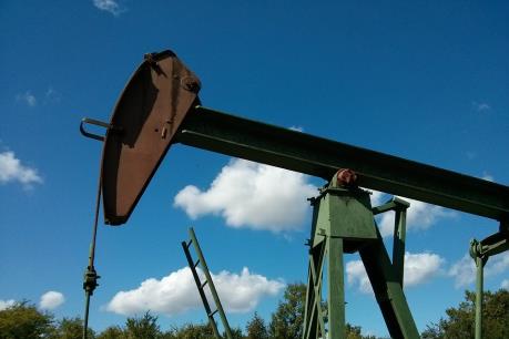 Giá dầu Mỹ tăng hơn 4% trước thông tin về cuộc họp Doha