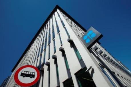Các nước OPEC đang xích lại gần nhau trong "cuộc chiến" với giá dầu thấp