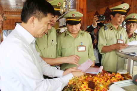 Quảng Ninh: Phạt hành chính nhà hàng không niêm yết giá