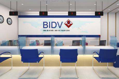 Hà Nội đình chỉ xây dựng công trình làm rơi vật liệu vào nhà dân