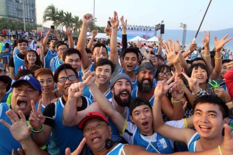 "Đôi chân trần trên biển Đà Nẵng – Danang Barefoot Run" 