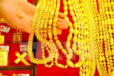 Giá vàng thế giới tiếp tục tăng lên trên 1.200 USD/ounce