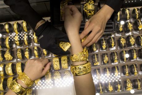 Giá vàng chiều 25/02 vẫn tăng