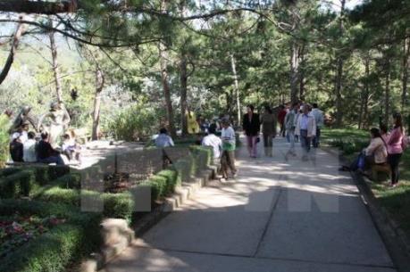 Dự báo thời tiết 10 ngày tới: Miền Bắc nắng nhẹ, trời rét