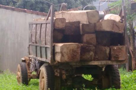 Bắc Kạn: Liều lĩnh tấn công kiểm lâm cướp lại phương tiện vi phạm