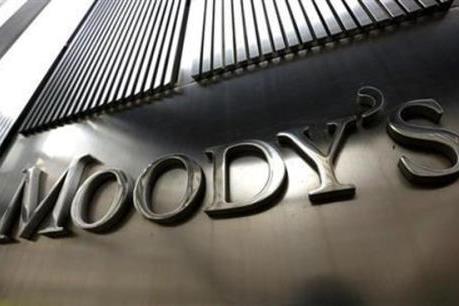 Moody’s hạ triển vọng nợ dài hạn của Hong Kong xuống 