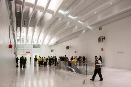 Ga tàu điện ngầm đắt nhất thế giới đón những hành khách đầu tiên