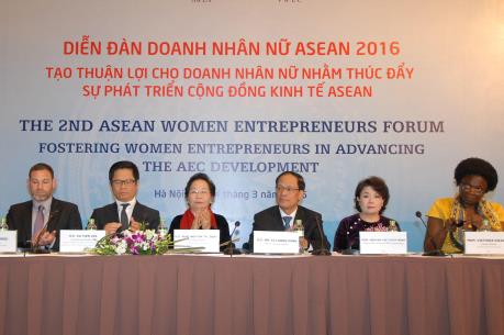 Nâng cao quyền năng kinh tế cho doanh nhân nữ trong AEC