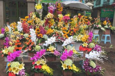 Thị trường hoa và quà tặng ngày 8/3 kém sôi động hơn năm ngoái