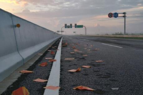 Chấn chỉnh tình trạng rải vàng mã trên đường giao thông