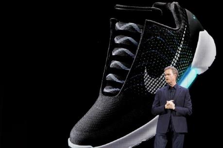 Nike ra mắt giày tự buộc dây thế hệ mới