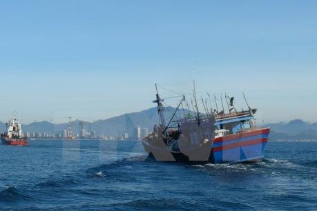 Cứu nạn thành công 9 ngư dân trên tàu cá QNg 94780 TS bị nạn