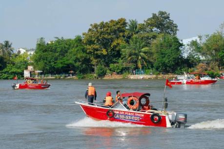 Huy động 150 người tìm kiếm 3 người mất tích trên hồ Đại Ninh (Lâm Đồng)