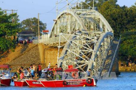 Vụ sập cầu Ghềnh: Bắt giữ chủ phương tiện để phục vụ công tác điều tra