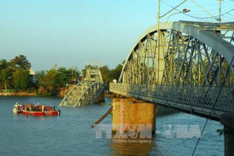 Vụ sập cầu Ghềnh: Ngày 24/3 chốt phương án khắc phục hậu quả