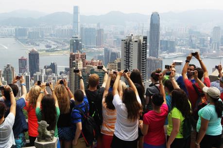 Khó khăn "bủa vây" ngành du lịch thế giới