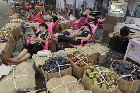 S&P hạ triển vọng xếp hạng tín nhiệm của Trung Quốc xuống mức “tiêu cực”