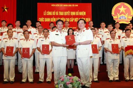 Công bố quyết định bổ nhiệm chức danh Kiểm sát viên cao cấp đợt II năm 2016