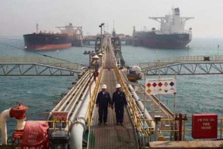 Iran vẫn chưa quyết định tham gia nỗ lực "đóng băng" sản lượng của OPEC