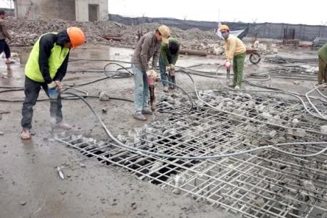 Yêu cầu đẩy nhanh tiến độ phá dỡ công trình vi phạm 8B Lê Trực