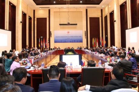 Nhóm họp Hội nghị Bộ  trưởng Kinh tế ASEAN lần thứ 48