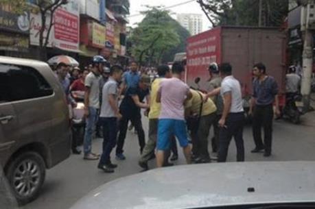 Hà Nội: Tạm giữ đối tượng điều khiển xe ô tô lao vào Cảnh sát giao thông