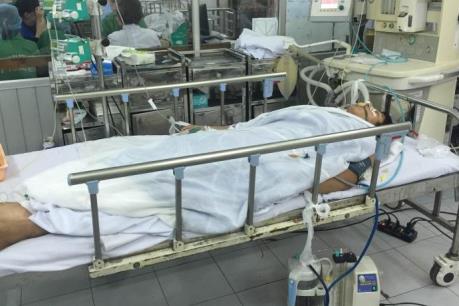 Khởi tố hình sự vụ khống chế nữ sinh Cao đẳng Y Thái Bình bằng xăng và dao