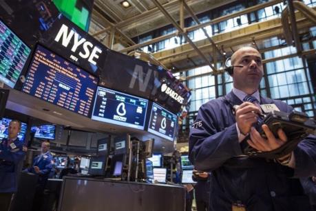 Đà phục hồi muộn không giúp Phố Wall thoát khỏi tuần mất điểm