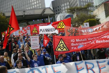 Pháp: Nhân viên GE biểu tình phản đối kế hoạch tái cơ cấu