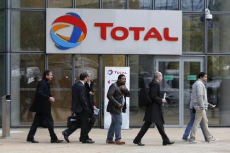 Thủ tướng Algeria kêu gọi đầu tư từ các doanh nghiệp Pháp