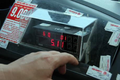 Cần thiết hay không việc lắp đồng hồ in hoá đơn trên taxi?