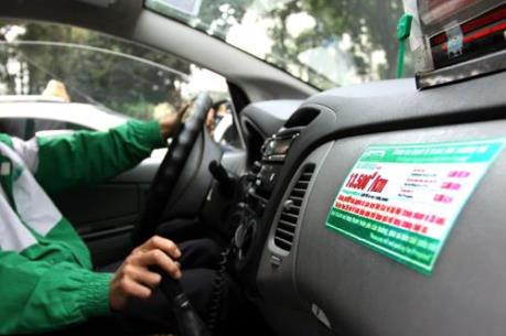 Mai Linh lắp đặt thiết bị in hóa đơn cho 15.000 xe taxi